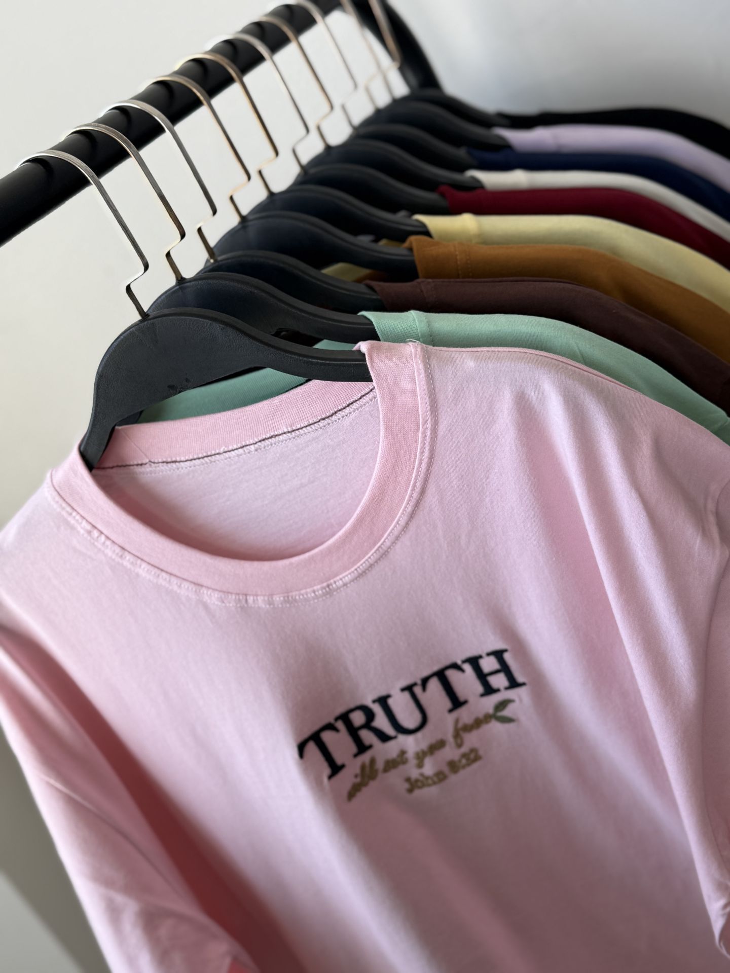 نمای 6 تیشرت باکسی پنبه زنانه چاپ TRUTH