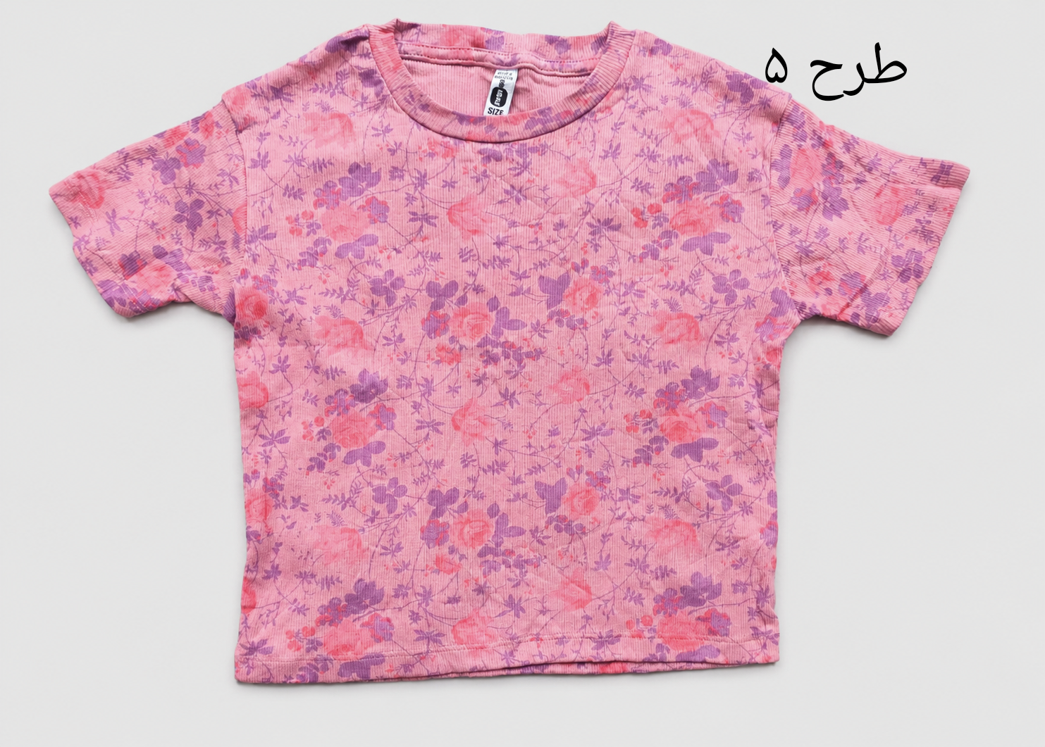نمای 6 تیشرت کراپ طرحدار وارداتی زنانه