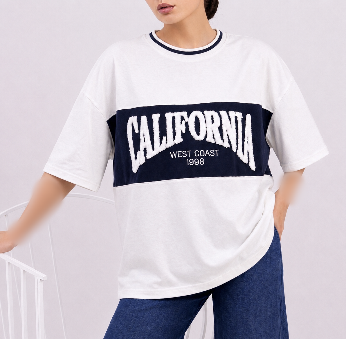 نمای 2 تیشرت باکسی پنبه گلدوزی حوله ای California