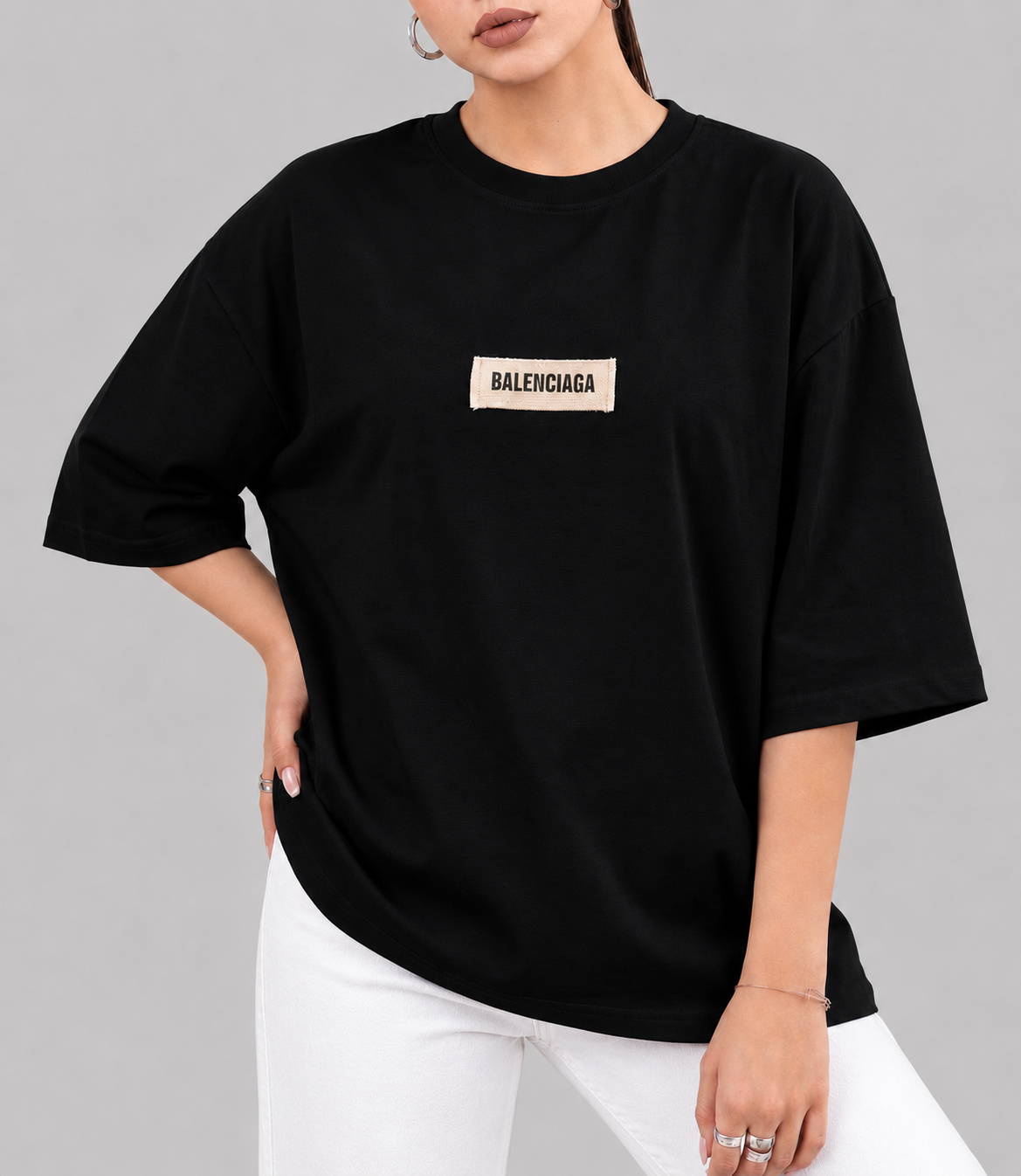 نمای 2 تیشرت باکسی طرح کنفی Balenciaga