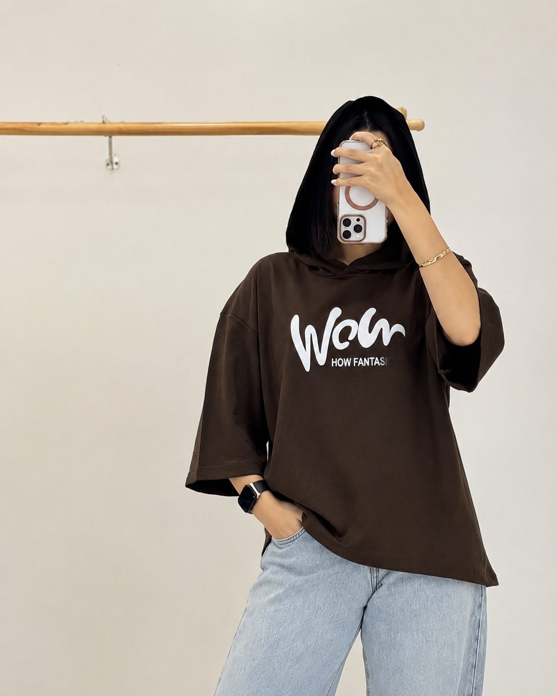 نمای 3 تیشرت کلاهدار باکسی سوپر پنبه چاپ پفکی Wow