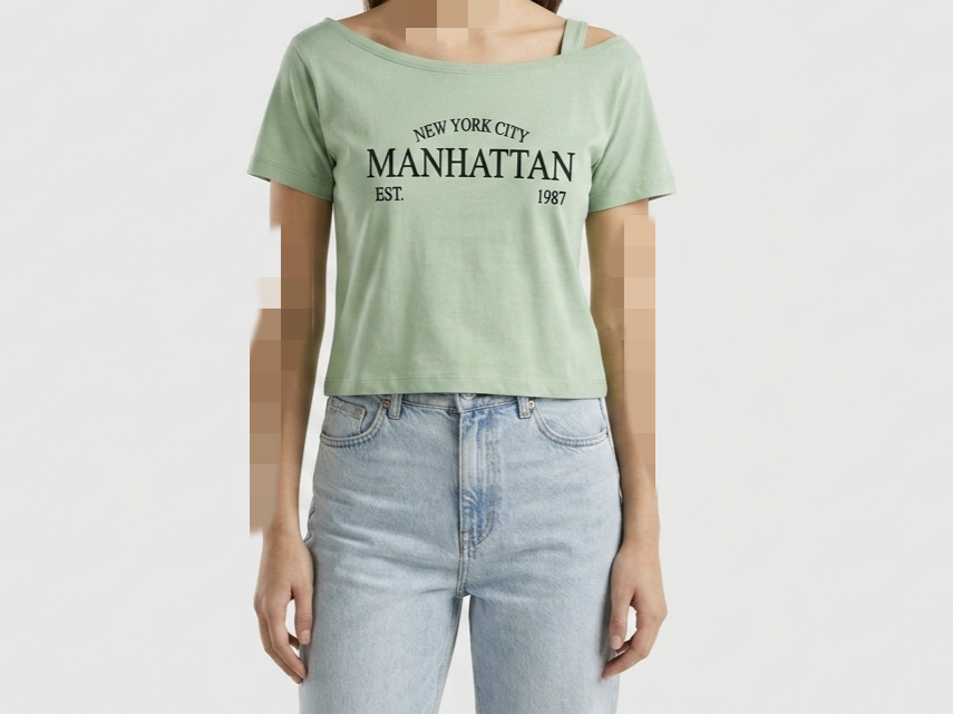 نمای 3 تیشرت کراپ زنانه بندی چاپ Manhattan